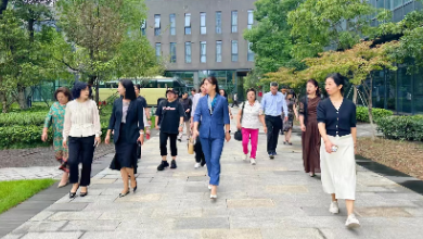 江蘇省無(wú)錫市婦聯(lián)黨組成員、副主席朱芳一行蒞臨健培科技考察調(diào)研